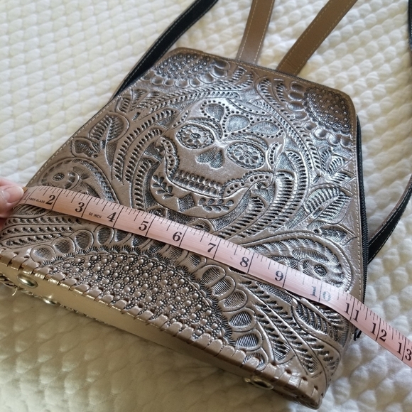Skull | Hand Tooled Leather Backpack - Picture 9 of 11